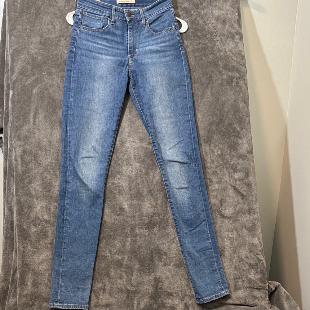 Levi's Women's Skinny Jeans in Blue